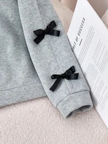 SHEIN Sparklyn 青少年女孩拉链连帽衫，新款秋冬长袖连帽运动衫，斑点灰色上衣，袖子上饰有平行黑色蝴蝶结，舒适修身休闲运动连帽衫，适合家庭/姐妹穿着 - 灰色 - 查看 4