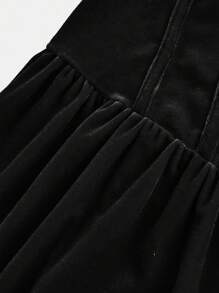 SHEIN Leap Crew Fern Glow  Tween Girls Elegant Velvet Spaghetti Strap A-Line Black Dress With Waist Ruching - Black - View 5