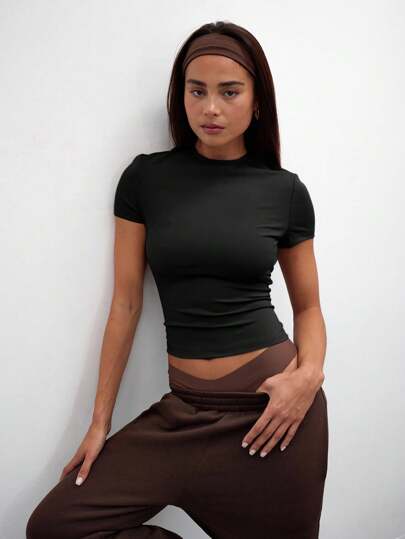 MUSERA Camiseta básica casual con mangas cortas y corte ceñido, elegante para uso diario, aeropuerto, vacaciones, otoño e invierno, vuelta al colegio