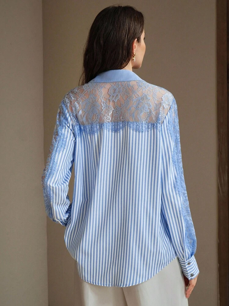 Nuova polo da donna elegante per primavera/estate, con maniche lunghe, trasparente, a righe di contrasto, con bordo in pizzo e dettaglio traforato