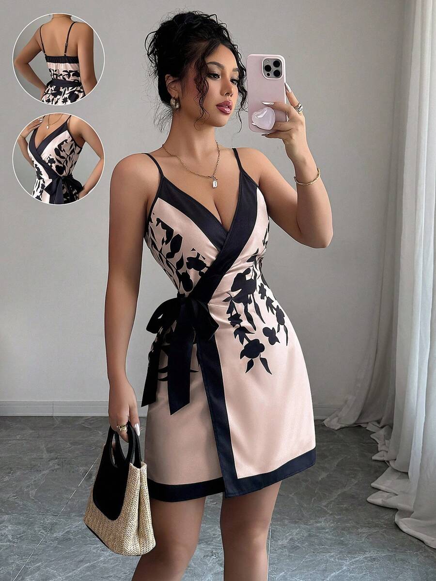 SHEIN Elenzya Váy ngắn in họa tiết cổ chữ V thanh lịch quyến rũ dành cho nữ - Màu be - Xem 1