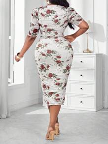 SHEIN Lady فستان جسم مثبت بطبعات زهور أنيقة للسيدات البدينات، فساتين صيفية أنيقة للسيدات البدينات فساتين أنيقة للسيدات البدينات - متعدد الألوان - مشاهدة 2