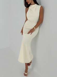 Aloruh Minimalist Apricot Color Sleeveless Fitted Long Dress, Suitable For Office Wear - Apricot - View 2