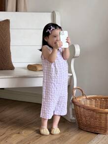 SHEIN Baby Girls' Summer Fantasy Pick Sleeveless Light Purple & White Plaid Jumpsuit, Soft And Sweet Lavender Tone, Fresh Pastoral Style, Classic Plaid Pattern Adds Playful Charm, Slim Fit Silhouette Highlights Adorable Cuteness. Suitable For Outdoor Play, Photo Shoot, Carefree Indoor Activities, Outdoor Sports, And Joyful Parties, Turning Your Little One Into A Fashionable Sweetheart. - Multicolor - View 7