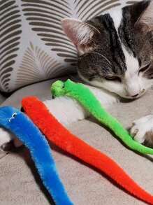 Magic Caterpillar Cat Toy With Eyes – Fun Interactive Pet Toy For Kittens & Cats - Multicolor - View 4