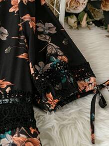 SHEIN PETITE Plus Size Women's Floral Print Contrast Color Lace V-Neck Casual Holiday Invisible Zipper Tie-Up Accent Short Sleeve Elegant Dress