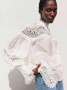 Maija 女士优雅纯色蕾丝拼布衬衫蕾丝上衣蕾丝上衣白色蕾丝上衣孔眼上衣女士夏季衬衫白色蕾丝上衣 - 白色 - 查看 1