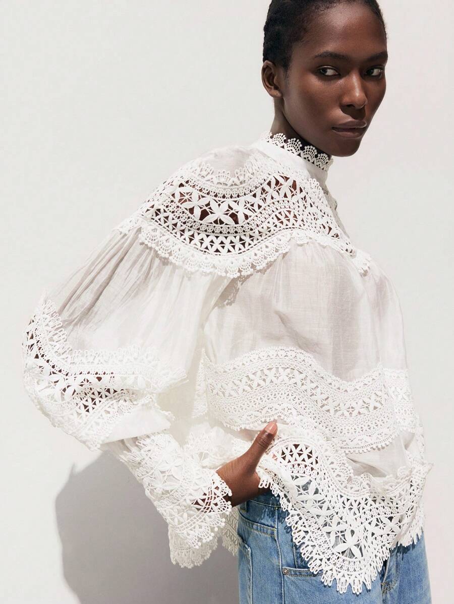Maija 女士优雅纯色蕾丝拼布衬衫蕾丝上衣蕾丝上衣白色蕾丝上衣孔眼上衣女士夏季衬衫白色蕾丝上衣 - 白色 - 查看 1