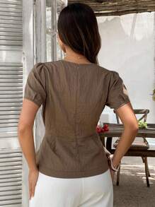 Livesso Blusa con cuello en V, volantes en el bajo y manga corta, color liso, para el verano