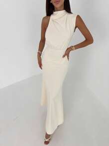 Aloruh Minimalist Apricot Color Sleeveless Fitted Long Dress, Suitable For Office Wear - Apricot - View 1