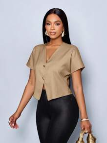 SOLERSUN Áo cánh tay ngắn thanh lịch cổ chữ V màu trơn có nút kim loại viền bất đối xứng cho nữ - Màu Khaki - Xem 3