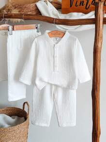 Vintaside Kids Tenue minimaliste pure blanche pour bébés garçons, printemps/automne, sans imprimé, Top à demi-patte manches longues assorti à un pantalon long. Convient pour se promener à l'extérieur pour ressentir les changements de saison, comme tenue décontractée pour l'intérieur, dégageant également une petite touche de gentleman propre et soigné pour les fêtes, permettant à l'enfant de se sentir à l'aise en toute occasion.
