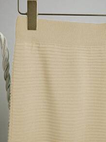 Franclia 2件套女士夏季度假休闲镂空针织背心和裙子套装 - 杏色 - 查看 4