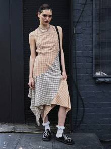 COUREZ 格纹拼接吊带连衣裙，不对称下摆 / 女士夏季穿搭 可爱夏日连衣裙 Y2K 街头风复古长裙 - 粉色 - 查看 4