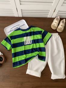 SHEIN 2件套年轻男童休闲运动T恤和白色长裤，条纹圆领，宽松日韩风格，适合儿童服装/年轻男童衣服，返校男童套装，适合生日派对，晚会，表演，婚礼，洗礼，返校仪式，适合日常使用，适合上学，适合旅行，适合运动，适合春夏季节 - 白色 - 查看 11