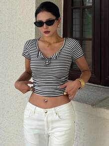 DAZY Women's Stripe Short Sleeve Cropped Tight Fit T-Shirt