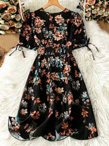 SHEIN PETITE Plus Size Women's Floral Print Contrast Color Lace V-Neck Casual Holiday Invisible Zipper Tie-Up Accent Short Sleeve Elegant Dress