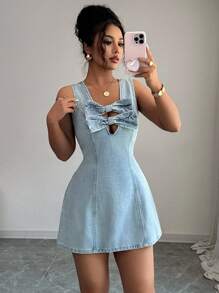 Elenzga Fashion V-Neck Bowknot Washed Denim Dress - Light Wash - View 1