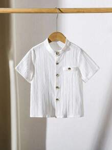 SHEIN Genkimix Kids Camisa informal de manga corta y un solo pecho de unicolor para niño