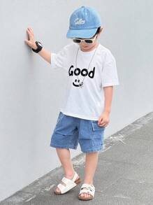 Nuevo conjunto para niños pequeños: camiseta de manga corta con cuello redondo y estampado de letra enérgica, y pantalones cortos cargo holgados y cómodos con bolsillos de mezclilla únicos. Hecho de telas suaves y agradables para la piel, adecuado para ocasiones casuales como el hogar, el patio de recreo, caminatas o reuniones - Multicolor - Ver 4
