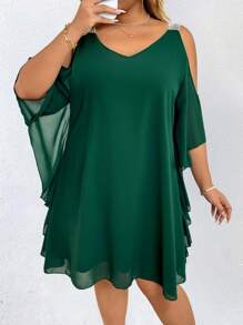 SHEIN EMERY ROSE CURVE Robe mi-longue en mousseline de soie, style chic avec bretelles spaghetti et épaules dénudées, coupe évasée