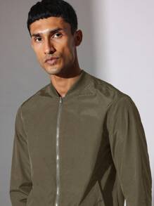 SUMWON 经典飞行员夹克军装风格轻便春秋休闲外套拉链立领街头潮流都市时尚 - 軍綠色 - 查看 5