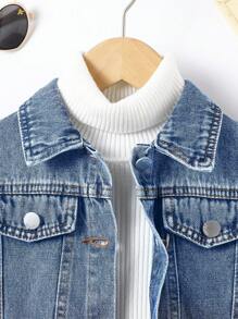 SHEIN Playful Pals 年轻女孩牛仔夹克和外套，复古水洗中长牛仔夹克，休闲宽松女孩牛仔夹克，荷叶边下摆，中蓝色，柔软舒适的牛仔面料，适合日常穿着，秋冬新品 - 中等水洗藍 - 查看 3