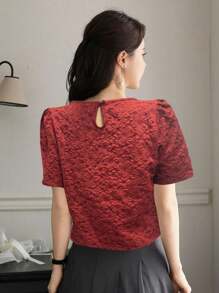DAZY 女士优雅婚礼宾客服装纹理圆领短袖串珠T恤 - 酒紅色 - 查看 2