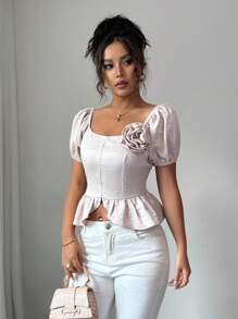 Elenzga Chemisier printemps/été en crêpe rose peu profond pour femme, col à volants, manches courtes, épaules dénudées, motif floral 3D, manches bouffantes, taille plissée, ourlet asymétrique à volants, chemise de vacances à la mode et élégante - Rose bonbon - Voir 4