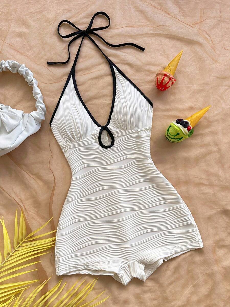 Soleia 女士休闲度假 V 领露背蝴蝶结前镂空黑白撞色饰边紧身罗纹连体裤，适合派对、约会、下午茶、海边沙滩，可作为内穿或外穿