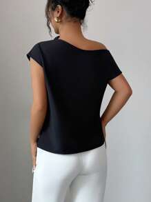 Elenzga بلوزة مزينة بزهور ثلاثية الأبعاد بياقة متكافئة غير متماثلة ، أنيقة وذات لون أحادي ، صيفية