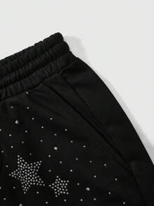 ROMWE MEN Street Life Pantalones cortos casuales para hombres con patrón de estrellas y lunas, adornados con strass, diseño elegante y callejero estadounidense, conjunto a juego para parejas