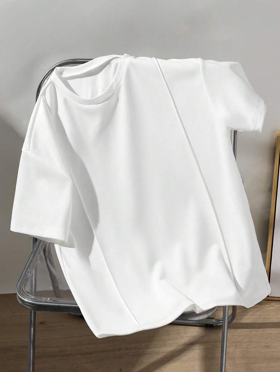 SHEIN Mirajuku 1 件男童休闲简约优雅装饰牙签褶正面纯色圆领 T 恤,面料舒适,适合夏秋季 - 白色 - 查看 1