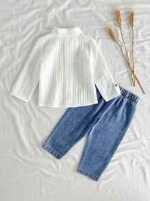 Vintaside Kids 幼儿男童时尚立领长袖衬衫搭配休闲长款水洗牛仔裤套装，适合派对、聚会或日常休闲穿着 - 白色 - 查看 2