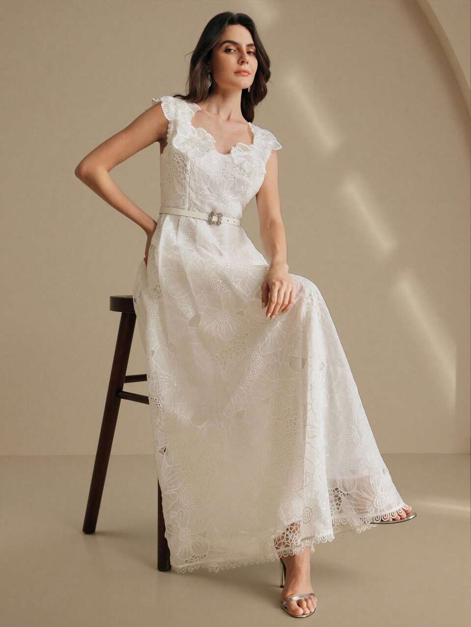 Elegant White Floral Wedding Dress For Women Sleeveless V-Neck Long Dress With 3D Floral Appliqués And Flared Hem