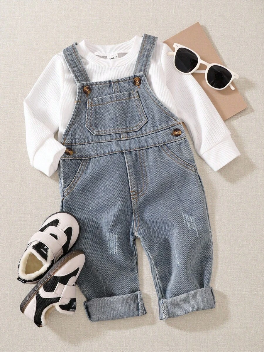 SHEIN Playful Pals Bộ 2 quần yếm denim thời trang cho bé trai Unisex có túi và áo phông dài tay màu trắng, giản dị & phù hợp cho mùa xuân, mùa thu, vui chơi ngoài trời và mặc hàng ngày - Nhiều màu - Xem 1