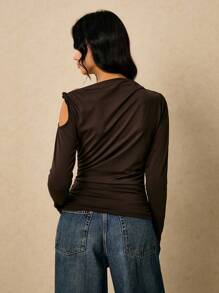 Poéselle 女士纯色荷叶边肩部镂空长袖时尚T恤 - 棕色 - 查看 2