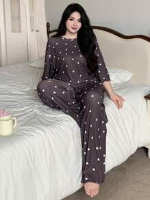 Dazy Plus 心形印花宽松短袖 T 恤和松紧腰裤套装、家居服和睡衣套装 - 棕色 - 查看 7