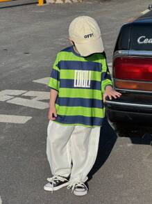 SHEIN 2件套年轻男童休闲运动T恤和白色长裤，条纹圆领，宽松日韩风格，适合儿童服装/年轻男童衣服，返校男童套装，适合生日派对，晚会，表演，婚礼，洗礼，返校仪式，适合日常使用，适合上学，适合旅行，适合运动，适合春夏季节 - 白色 - 查看 8