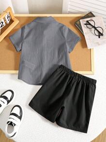 SHEIN 2 件套年轻男孩学院风休闲日常舒适白色 Polo 衫和短裤套装，小马装饰，适合学校、聚会、春夏季、返校服装 - 灰色 - 查看 2