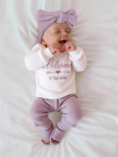SHEIN 4 件套“欢迎来到世界”刺绣新生儿摄影服装上衣+裤子+蝴蝶结头带+迷你拖鞋婴儿摄影道具