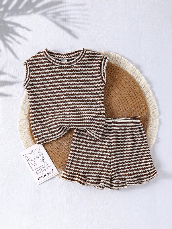 SHEIN Playful Pals Girl (Small Size) Khaki Jacquard Cap Sleeve Top And Shorts Set, Casual And Simple Summer Outfit For Daily Wear