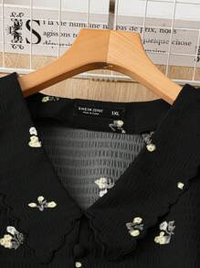 Mulvari Plus Size Casual Ditsy Floral Puff Sleeve Shirt - Black - View 4