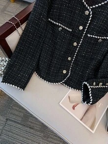 GlowEve CURVE 大码秋冬精致优雅撞色丝带和金属装饰纽扣夹克 - 黑色 - 查看 4