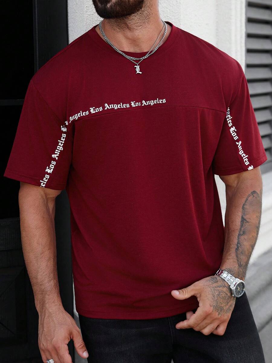 Manfinity Homme 男士休闲标语印花圆领短袖T恤，夏季 - 酒紅色 - 查看 1