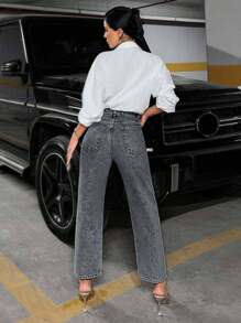 SHEIN PETITE Jeans casuales rectos y holgados con bolsillos y decoración de perlas de imitación para mujeres