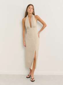Nöista Noista 米色中长款露背连衣裙。优雅的设计，迷人的深V领，合身的紧身胸衣，以及别致的前开衩，更添动感与低调魅力。日间和晚间活动皆宜。 - 杏色 - 查看 7