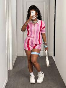 Slaydiva 2025 Neuer Sommer Lässig Urlaub Straße Boho Hemdkragen offener Knopfleiste Kurzarm figurbetontes Pullover-Shirt-Kardigan + schmale Mini-Shorts, Hellblau-Navy-Blau-Wellen-gestreifter Woll-Häkel-Damen-Sweater Zweiteiler