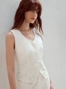 MOTF PREMIUM 仿珍珠3D蕾丝花朵装饰优雅浪漫女士背心夹克 - 白色 - 查看 5