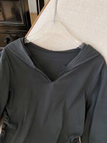 SHEIN Blusa básica casual de mujer con capucha, manga larga y recogido, para otoño